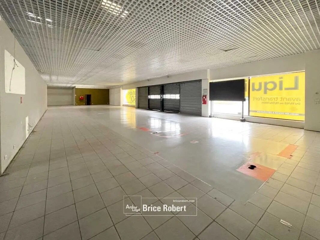 Local en Saint-Bonnet-de-Mure en alquiler Foto del interior- Imagen 1 de 7