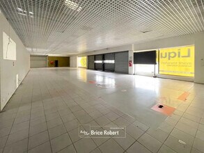 Local en Saint-Bonnet-de-Mure en alquiler Foto del interior- Imagen 1 de 7