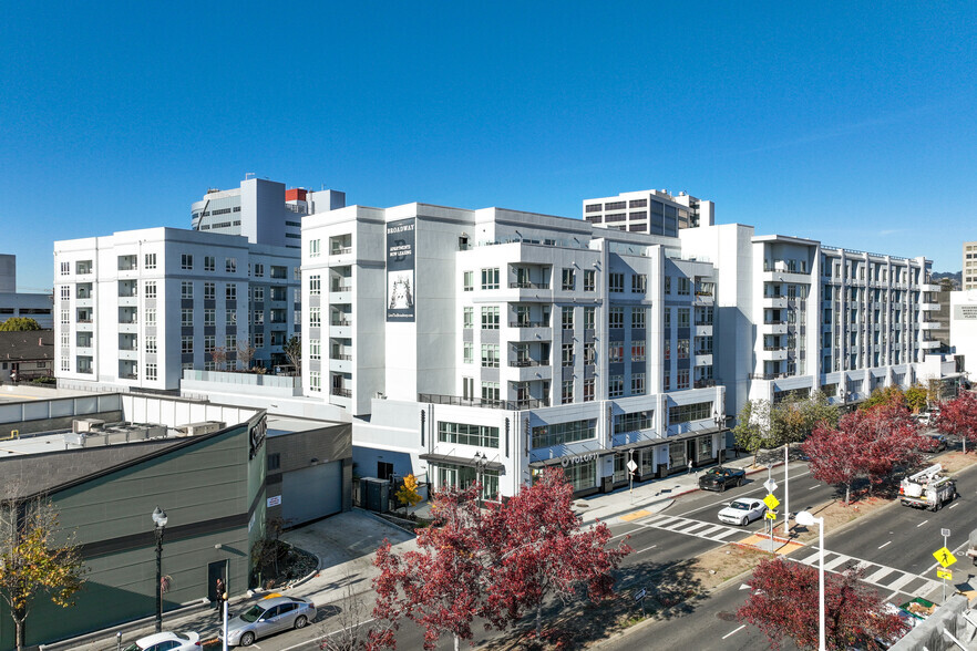 3093 Broadway, Oakland, CA en alquiler - Foto del edificio - Imagen 1 de 81