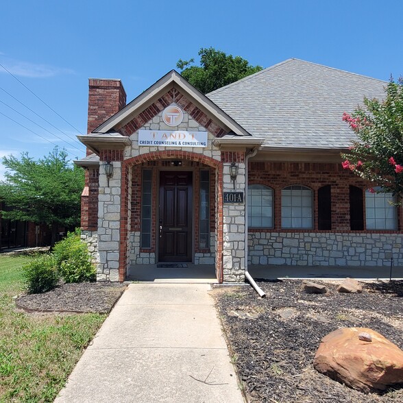 401 Harwood Rd, Bedford, TX en alquiler - Foto del edificio - Imagen 3 de 15