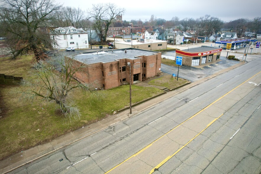 535 W Eldorado St, Decatur, IL en venta - Foto del edificio - Imagen 3 de 9