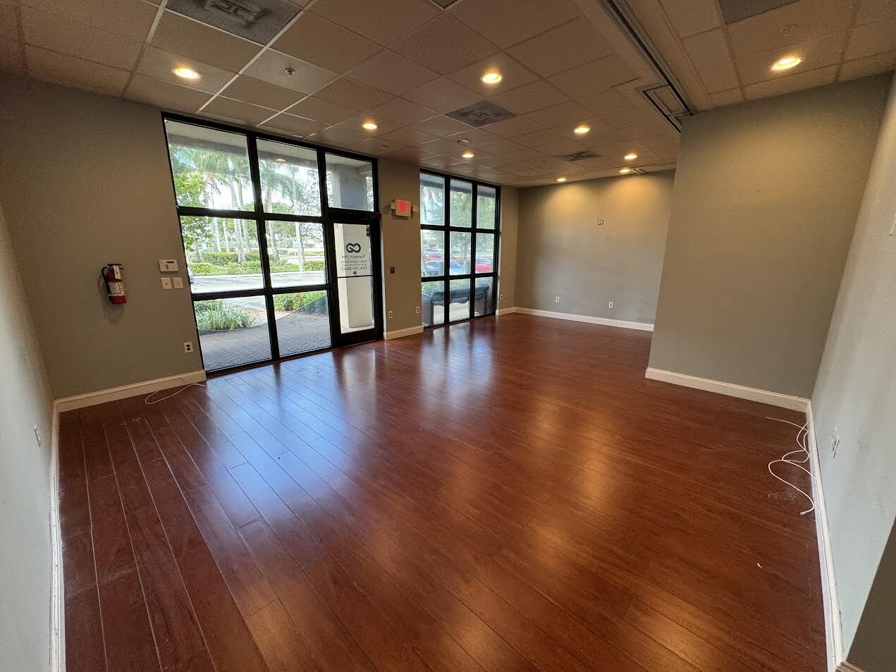 4900 S University Dr, Davie, FL en alquiler Foto del interior- Imagen 1 de 8