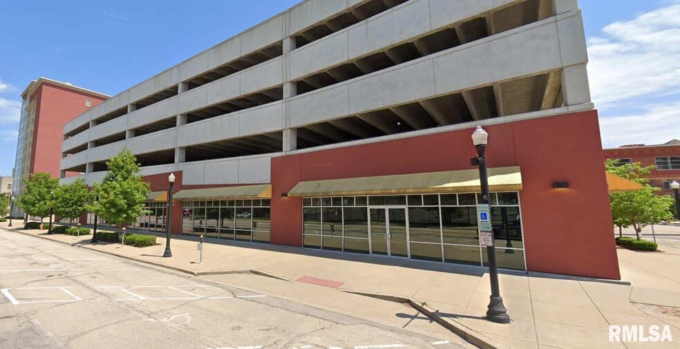 128 SW Monroe St, Peoria, IL en alquiler - Foto del edificio - Imagen 2 de 10