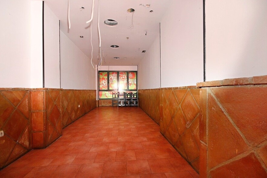 Local en Granada en venta - Foto del interior - Imagen 3 de 20