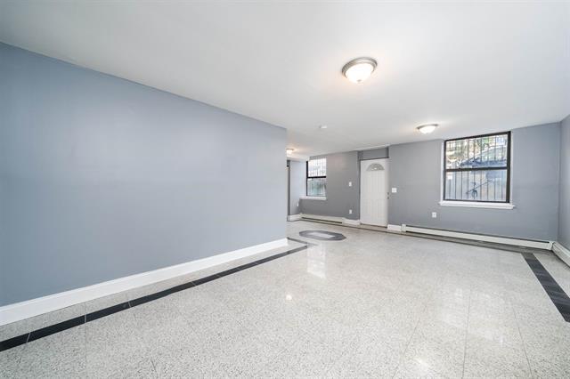 168 Coles St, Jersey City, NJ 07302 - Unidad BA -  - Foto del interior - Image 1 of 19