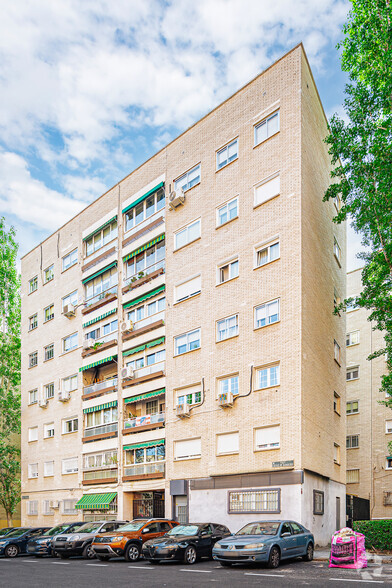 Calle De Cuevas De Almanzora, 50, Madrid, Madrid en venta - Foto del edificio - Imagen 2 de 2