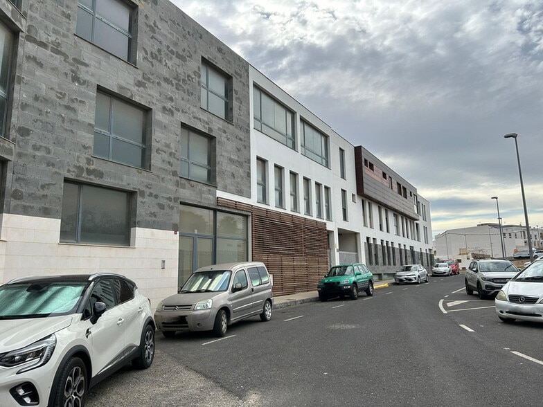 Calle de la República de Ecuador, Puerto del Rosario, Las Palmas en venta - Foto del edificio - Imagen 3 de 6