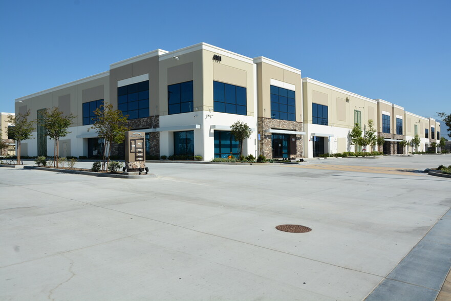 4181 Temple City Blvd, El Monte, CA en alquiler - Foto del edificio - Imagen 1 de 4