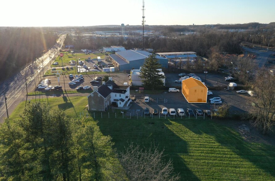 323 Lincoln Hwy, Fairless Hills, PA en alquiler - Vista aérea - Imagen 2 de 9