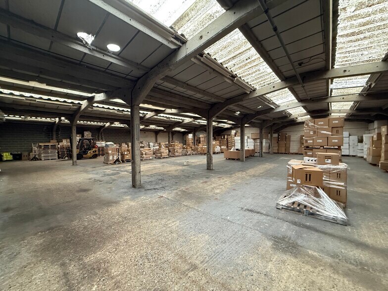 Wellington Rd, St Albans en venta - Foto del edificio - Imagen 2 de 7