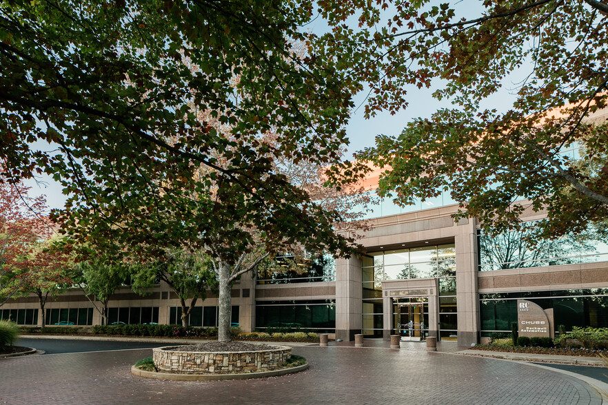 11575 Great Oaks Way, Alpharetta, GA en alquiler - Foto del edificio - Imagen 2 de 6