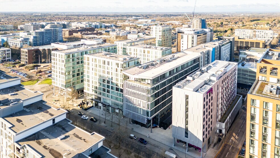 321 Avebury Blvd, Milton Keynes en alquiler - Foto del edificio - Imagen 3 de 12