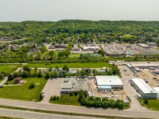 Más detalles de 115 South Service Rd, Grimsby, ON - Nave en venta