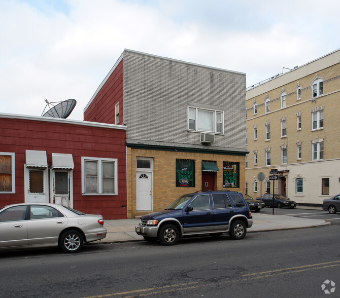 263 Broadway, Bayonne, NJ en alquiler - Foto del edificio - Imagen 2 de 2