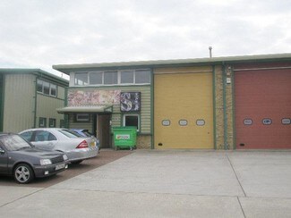 Más detalles de Ford Ln, Ford - Nave en venta