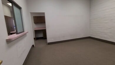 18356-18388 Clark St, Tarzana, CA en alquiler - Vídeo de anuncio comercial 