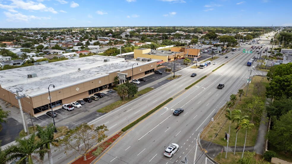 4711 N State Road 7, Tamarac, FL en venta - Foto principal - Imagen 1 de 5