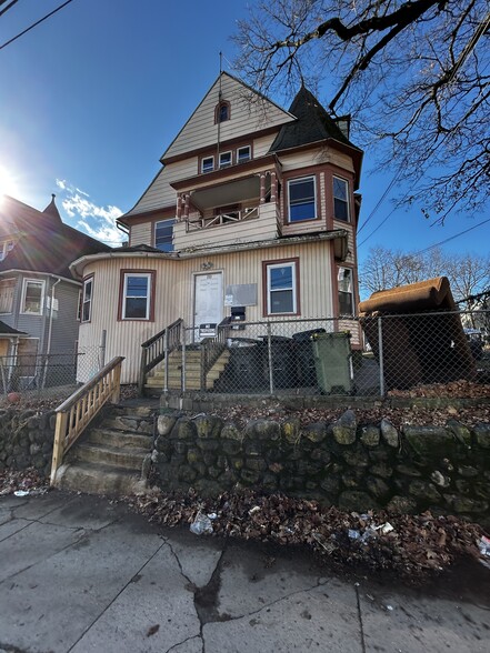 193 Willow St, Waterbury, CT en venta - Foto principal - Imagen 1 de 18