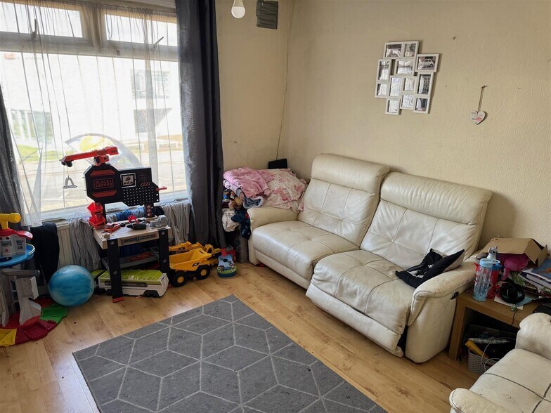 287 Hall Ln, London en venta - Foto del edificio - Imagen 3 de 6