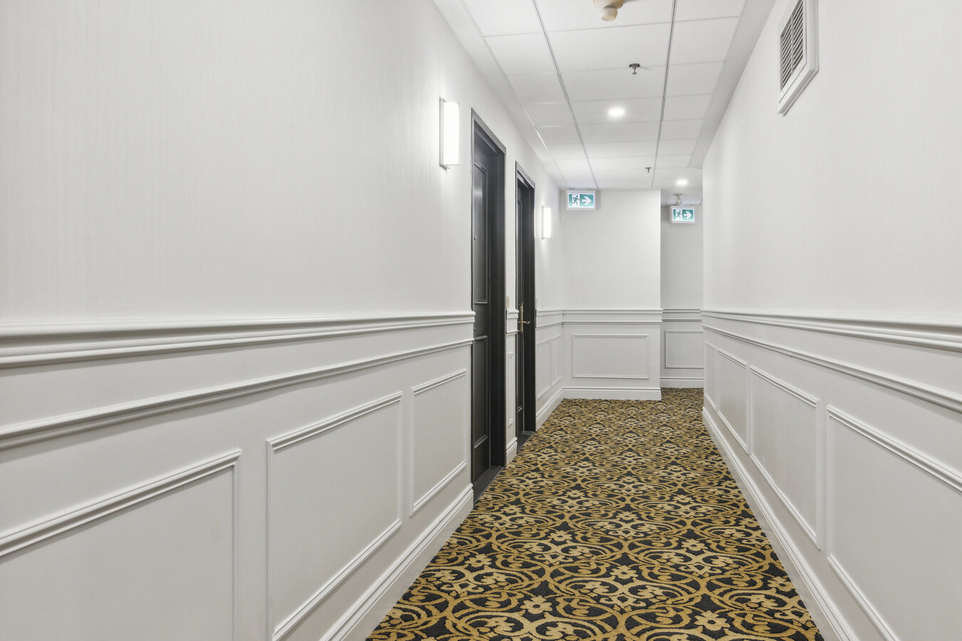 73 Richmond St W, Toronto, ON M5H 4E8 - Unidad 06 -  - Foto del interior - Image 1 of 6