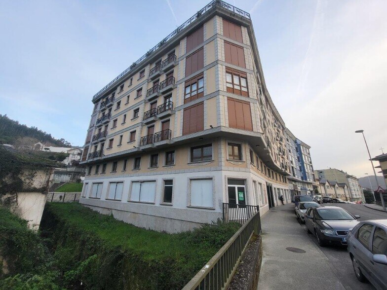 Avenida de Benito Galcerán, Viveiro, Lugo en venta - Foto del edificio - Imagen 1 de 14