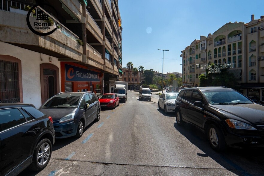 Local en Motril, Granada en venta - Foto del edificio - Imagen 3 de 14