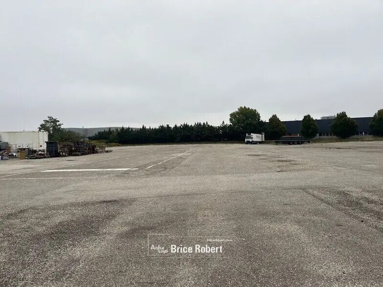 Oficina en Saint-Priest en alquiler - Foto del edificio - Imagen 2 de 5