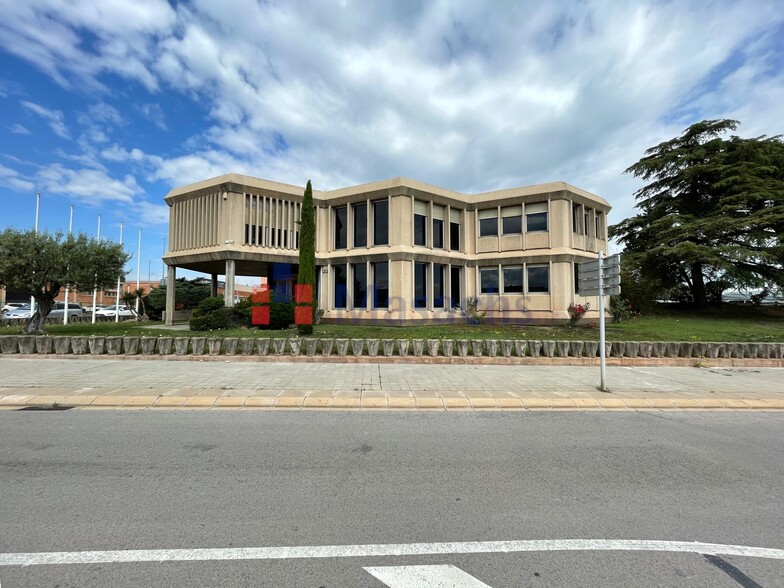 Nave y oficina en Sant Fruitós de Bages cartera de 2 inmuebles en venta en LoopNet.es - Foto del edificio - Imagen 1 de 24