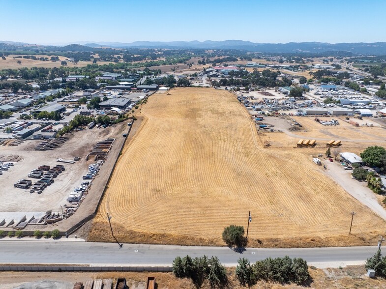 Volpi Ysabel Rd, Paso Robles, CA en venta - Foto del edificio - Imagen 2 de 15