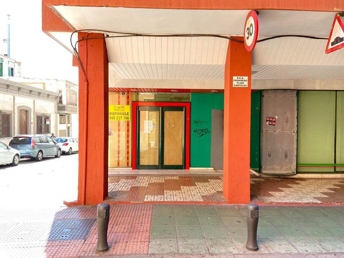 Almería, ALM 04002 - Unidad - - - Foto del interior - Image 2 of 6