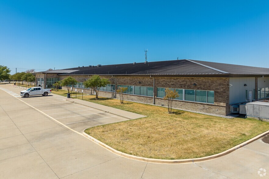 9500 Glascock Drive, Cresson, TX en venta - Foto del edificio - Imagen 3 de 14