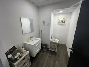 80 Rue Charles Duchesne, Aix-en-Provence en venta Foto del interior- Imagen 1 de 10