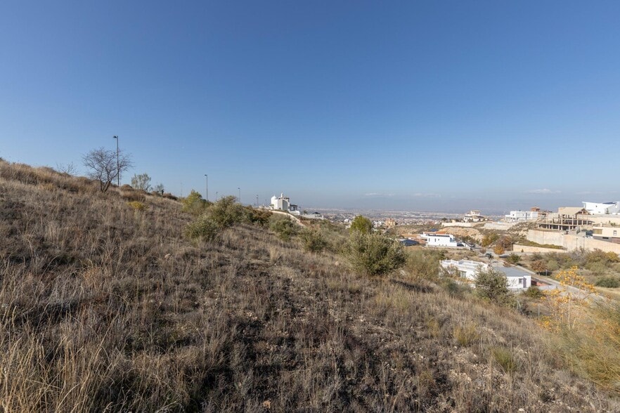 Calle Güevéjar, 6, La Zubia, Granada en venta - Foto del edificio - Imagen 2 de 17
