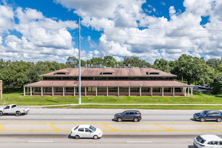 2701 W Busch Blvd, Tampa, FL en alquiler - Foto del edificio - Imagen 1 de 9