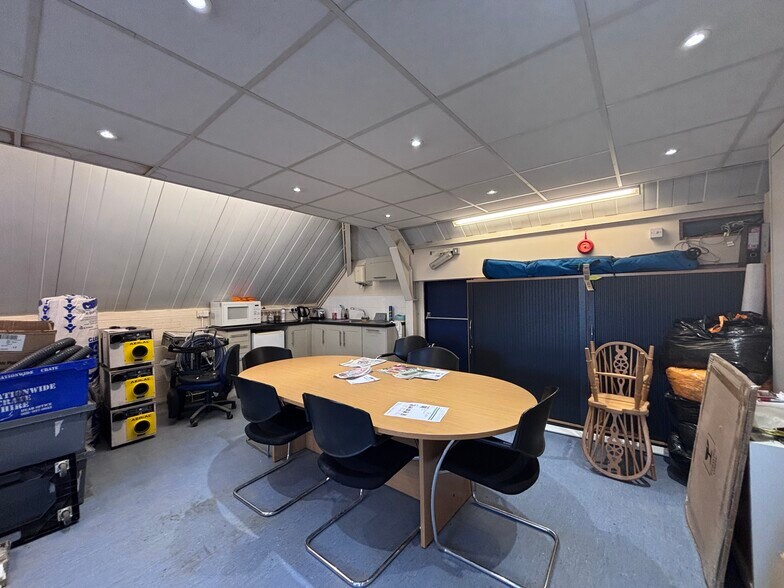 Station Road, Liphook en venta - Foto del edificio - Imagen 3 de 7