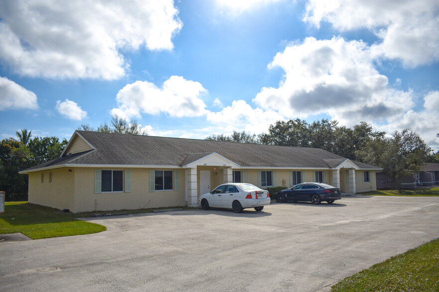 1665 SE Lennard Rd, Port Saint Lucie, FL en venta - Foto del edificio - Imagen 3 de 10