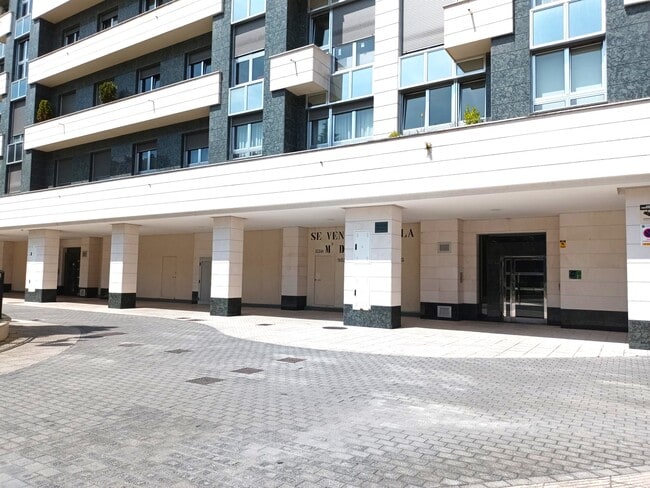 Más detalles de Calle la Lila, 17, Oviedo - Edificio residencial​ en venta