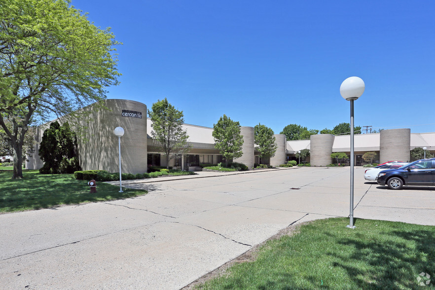 7515-7665 19 Mile Rd, Sterling Heights, MI en alquiler - Foto del edificio - Imagen 1 de 7