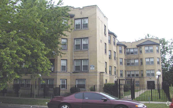 8143 S Ellis Ave, Chicago, IL en venta - Foto del edificio - Imagen 3 de 3