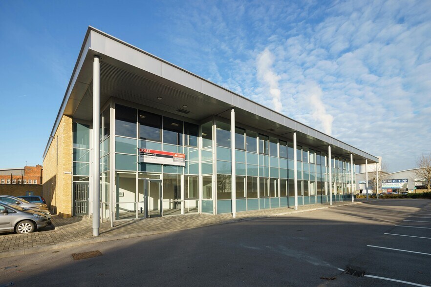 242-243 Gresham Rd, Slough en alquiler - Foto del edificio - Imagen 3 de 7