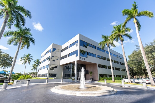 Más detalles de 8100 Oak Ln, Miami Lakes, FL - Oficina en alquiler