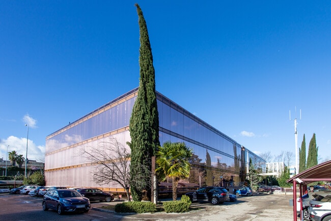 Más detalles de Calle Gobelas, 17, Madrid - Coworking en alquiler