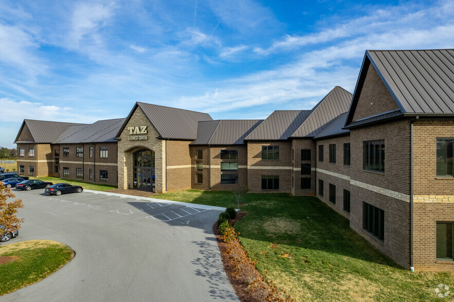 6318 Taz Ct, Bowling Green, KY en alquiler - Foto del edificio - Imagen 1 de 18