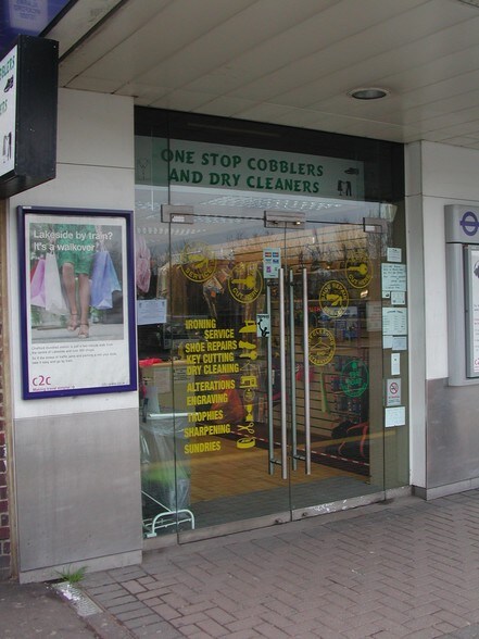 Station Rd, Upminster en alquiler - Foto del edificio - Imagen 2 de 2