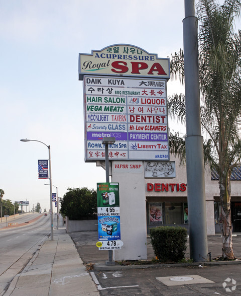 15817-15827 Gale Ave, La Puente, CA en alquiler - Foto del edificio - Imagen 3 de 7