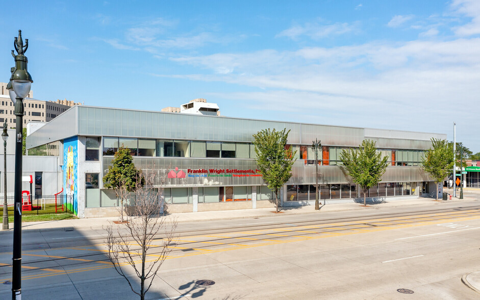 7375 Woodward Ave, Detroit, MI en alquiler - Foto del edificio - Imagen 2 de 8