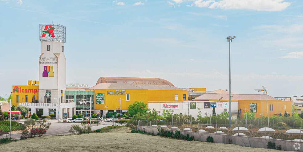 Avenida Fontanilla, 1, Torrelodones, Madrid en venta - Foto del edificio - Imagen 1 de 1