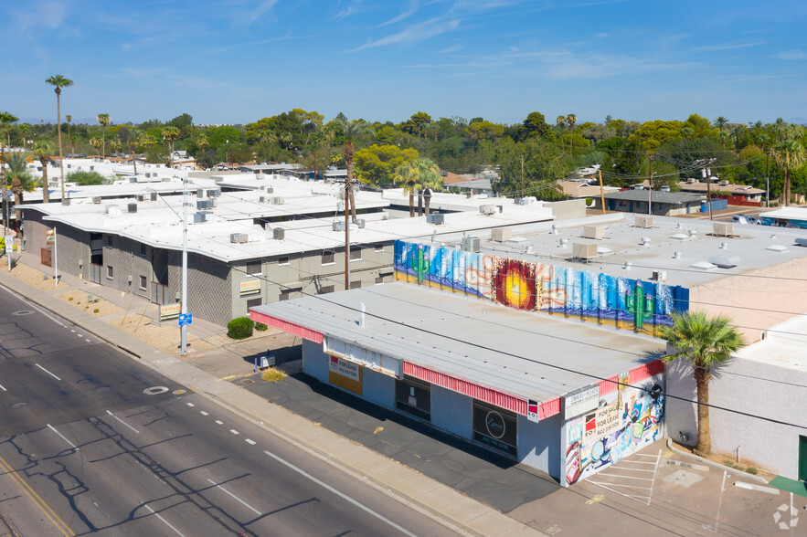 724 W Indian School Rd, Phoenix, AZ en alquiler - Foto del edificio - Imagen 3 de 9