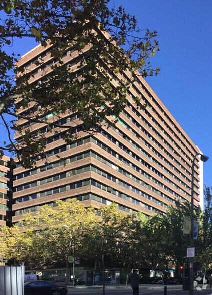Paseo Castellana, 135, Madrid, Madrid en alquiler - Foto del edificio - Imagen 3 de 4