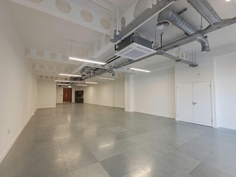 31-33 High St, Crawley en alquiler - Foto del edificio - Imagen 3 de 7